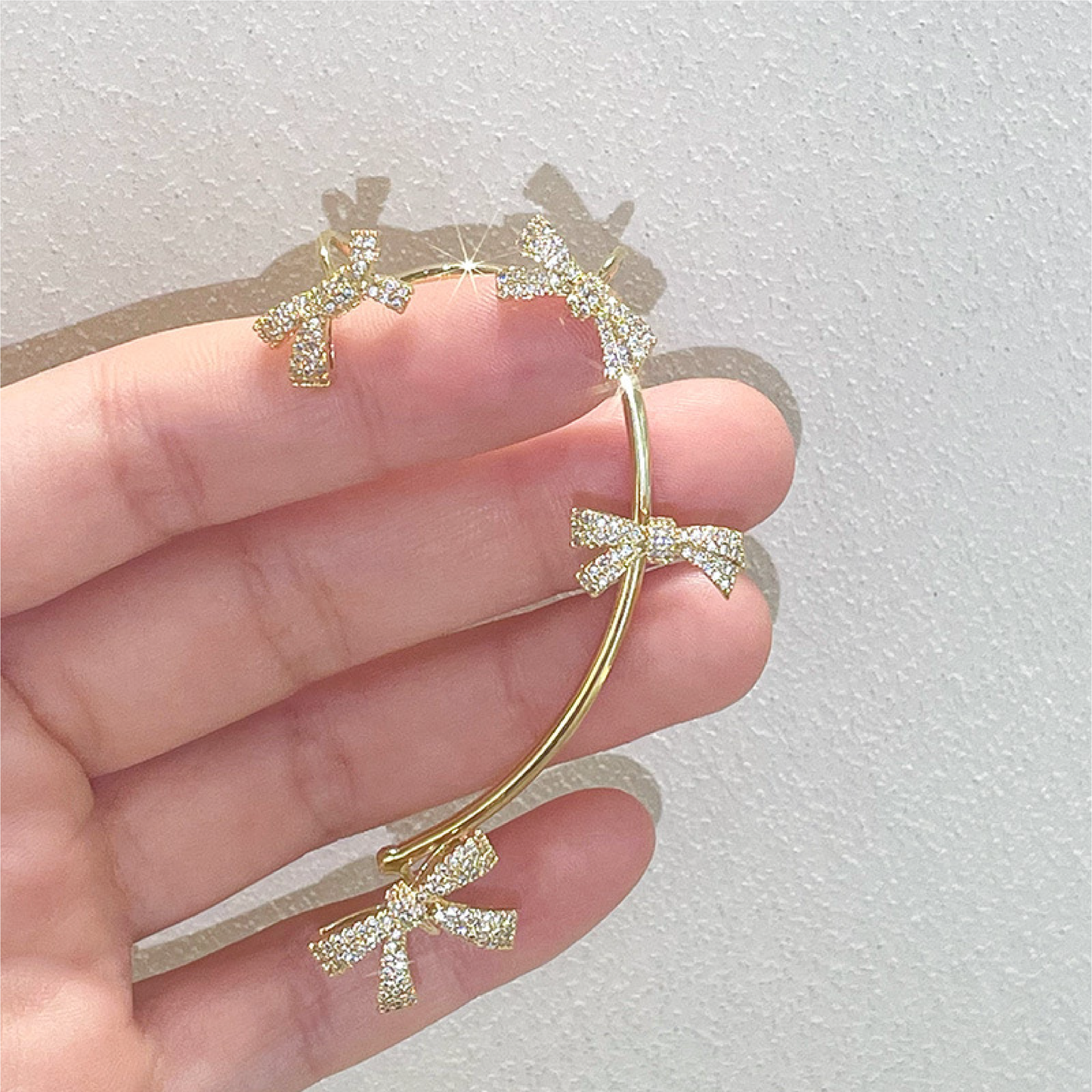 Sparkling Ribbon Ear Cuff Earring|(Sliver/Gold)